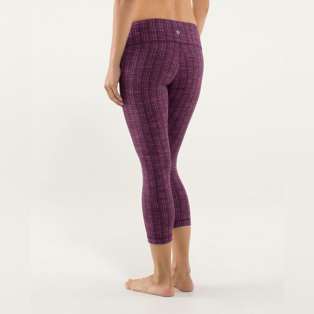 Women's Purple Cropped Leggings